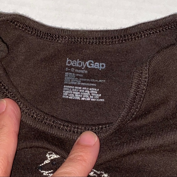 4/$20 Gap/Old Navy Long Sleeve Onesie Bundle 6-12M - Picture 12 of 12